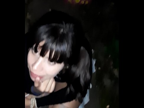 ❤️ ברחוב איבר מין נפוח בתמורה לממתקים סתם פורנו ב-iw.pornplaybb.ru